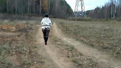 Walk without mini-skirt on the road
